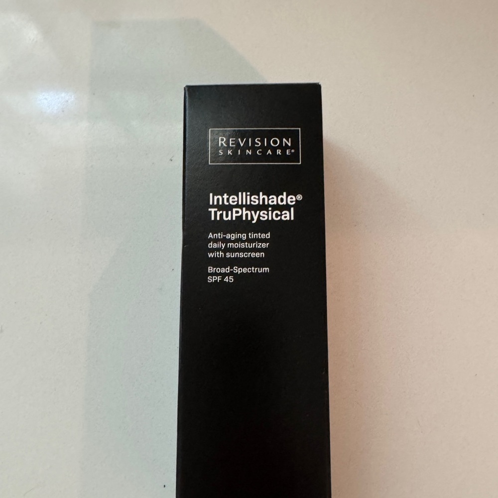 Revision Skincare Intellishade TruPhysical Moisturizer.  New unopened